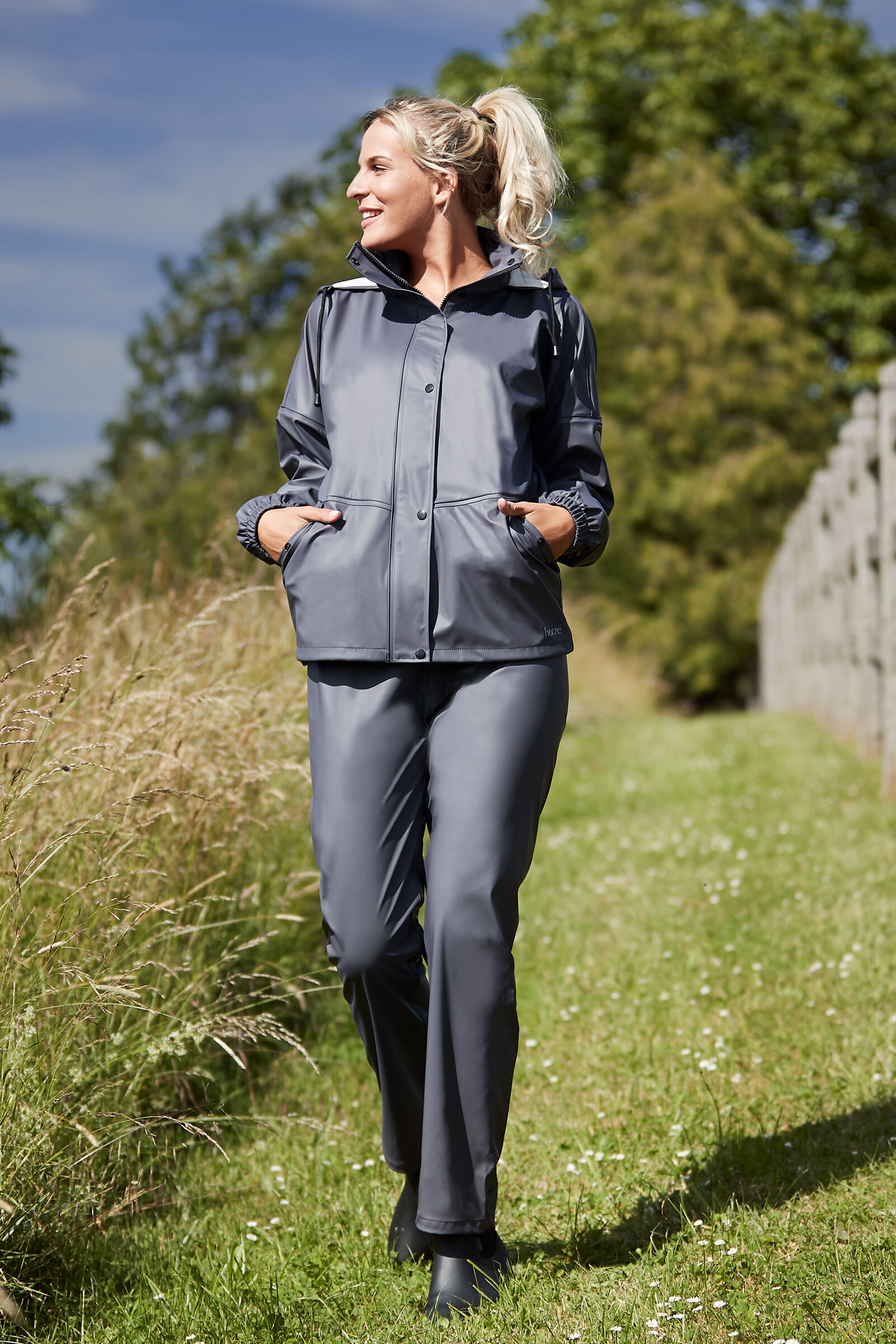 Commandez en ligne Ensemble veste et pantalon d quitation