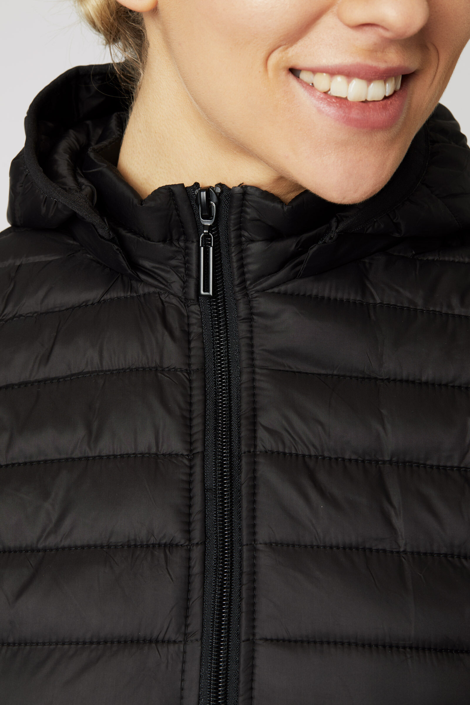 Commandez en ligne Doudoune l g re capuche Horze pour femme