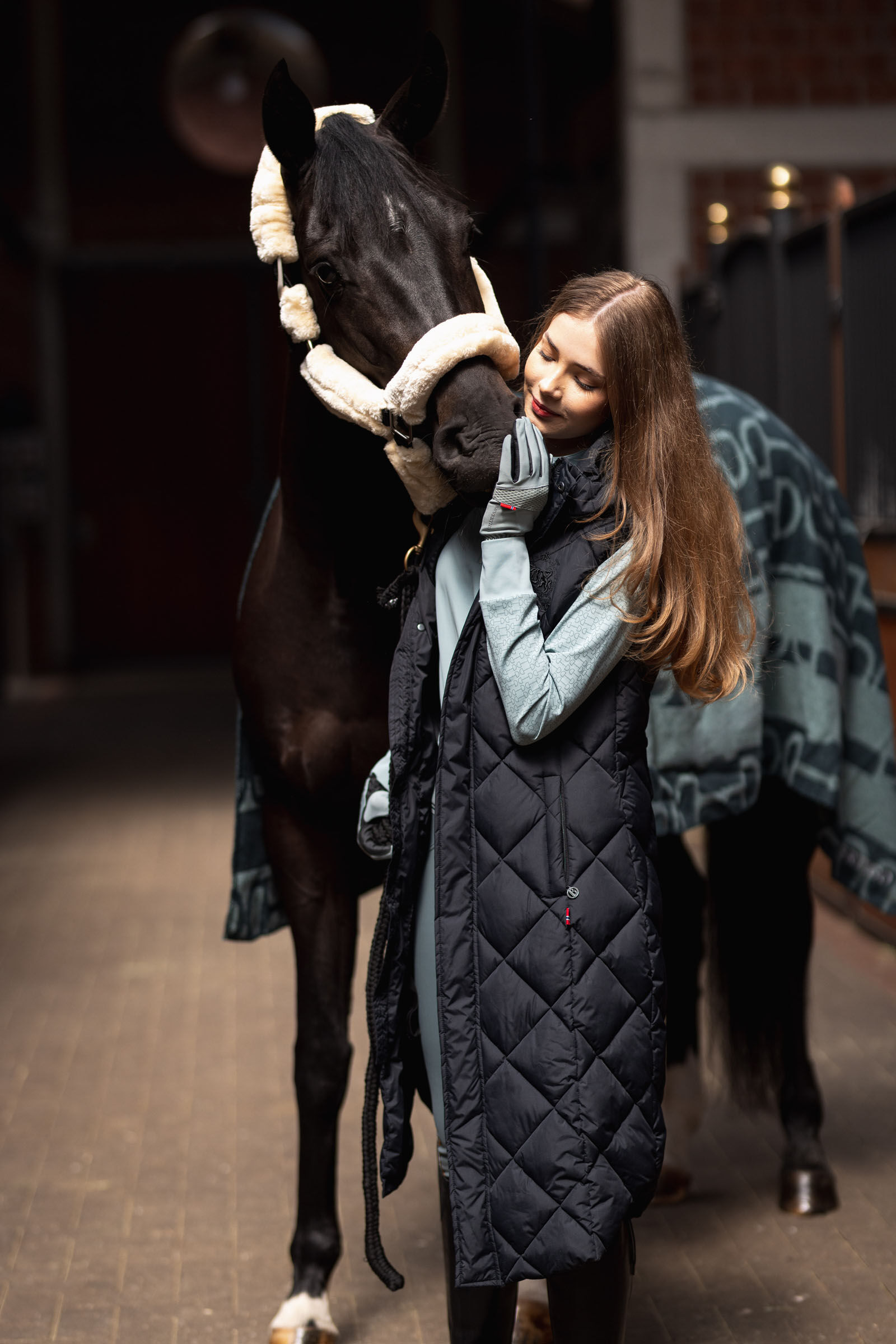 Commandez en ligne Longue Doudoune d equitation sans manches rembourree B Vertigo Gem horze