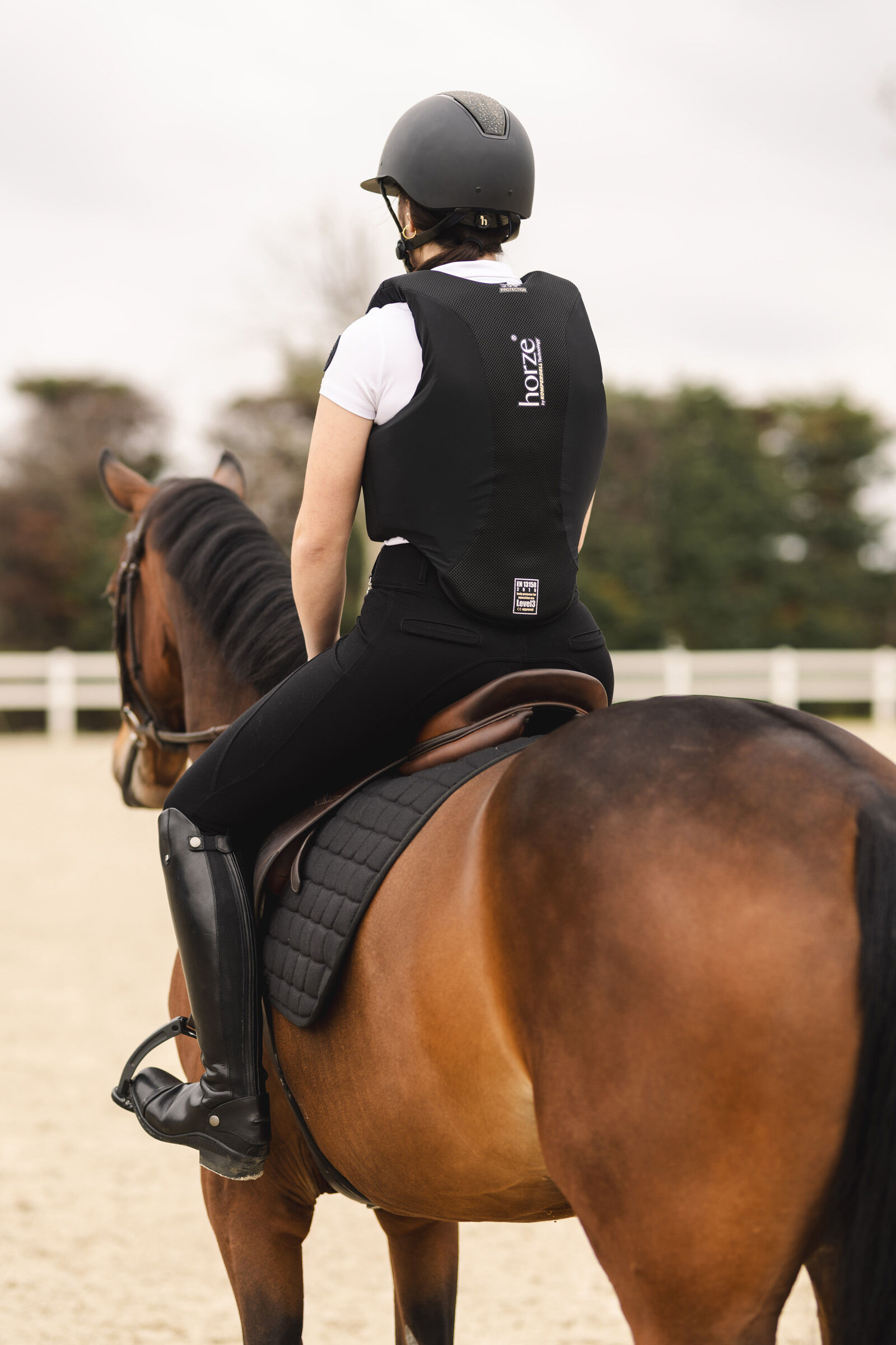 Gilet equitation outlet