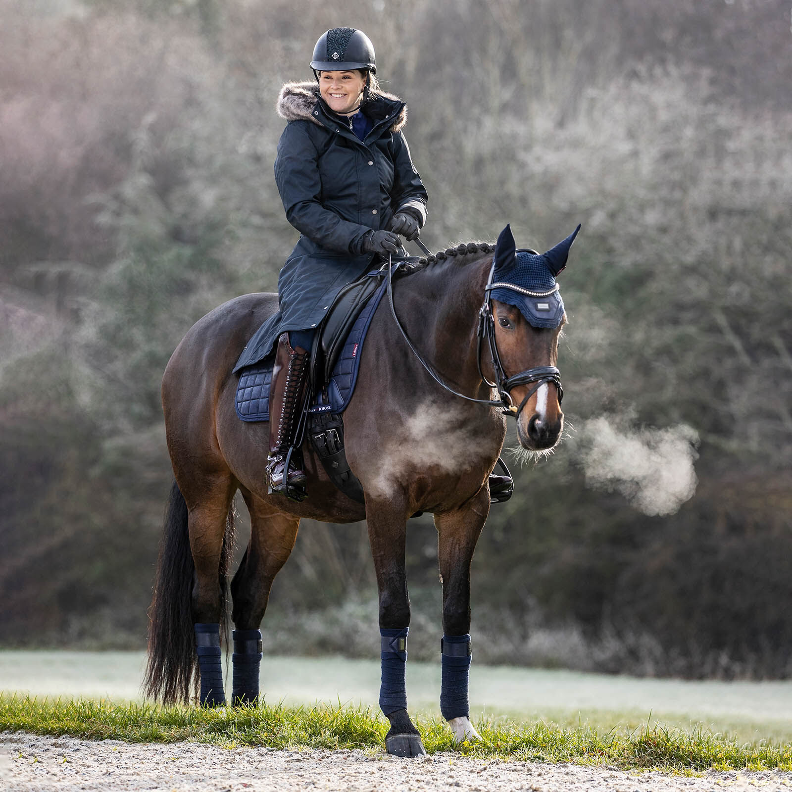 Commandez en ligne Manteau d quitation imperm able LeMieux horze