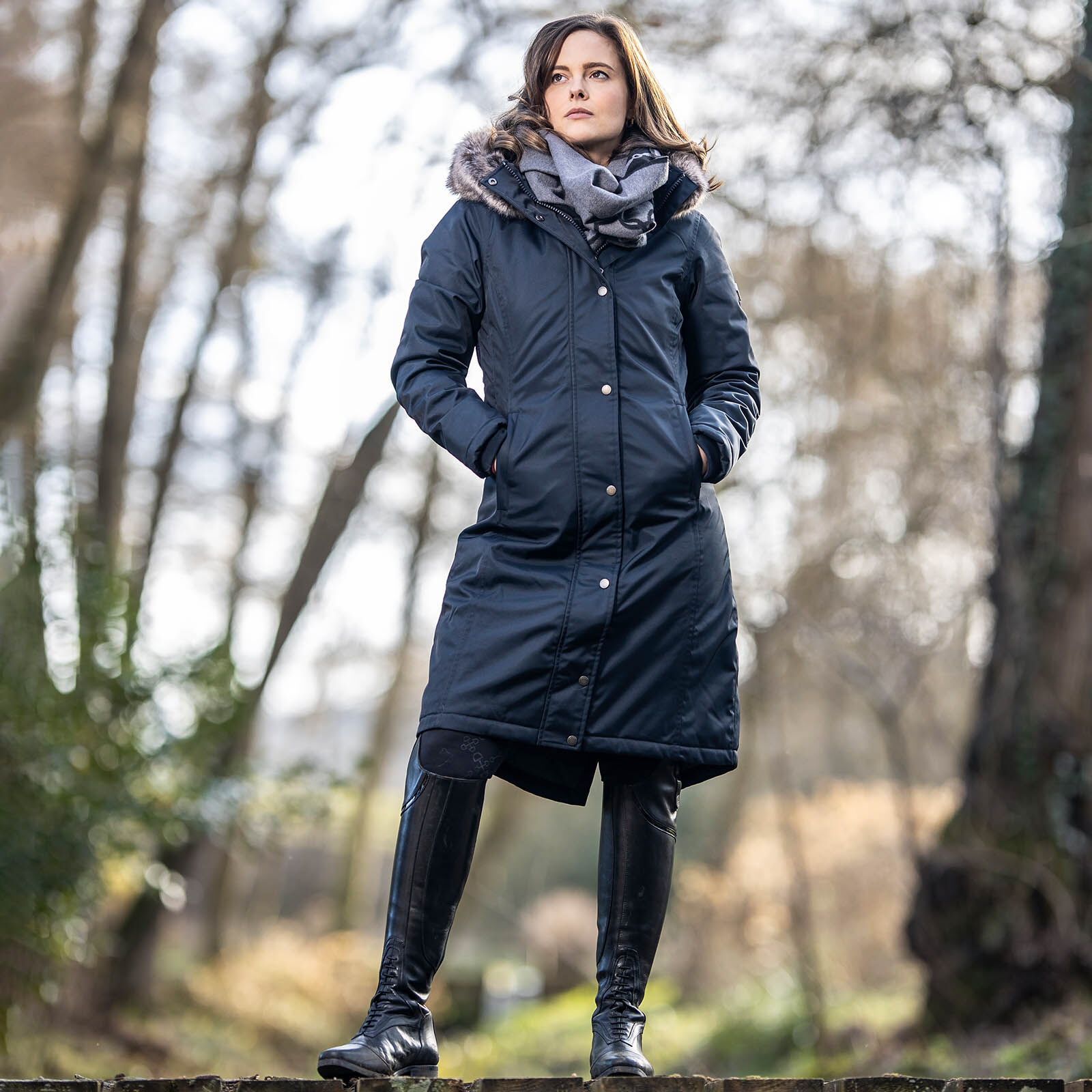 Commandez en ligne Manteau d quitation imperm able LeMieux horze