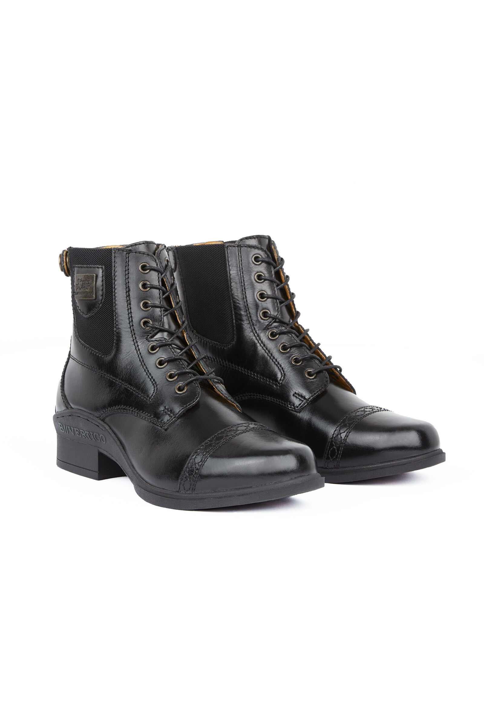 Bottes lacets devant store
